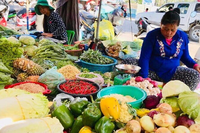 1-Day Angkor Wat Cycling Tour: Scenic Bike Adventure in Siem Reap - The 8:00 am start: pickup convenience that actually saves energy