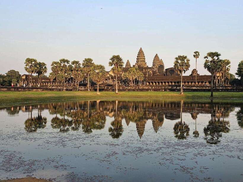 1-Day Angkor Wat Private Tour with Spanish Tour Guide. - Meeting at 8:30: How the Day Flows From Pickup to Temples