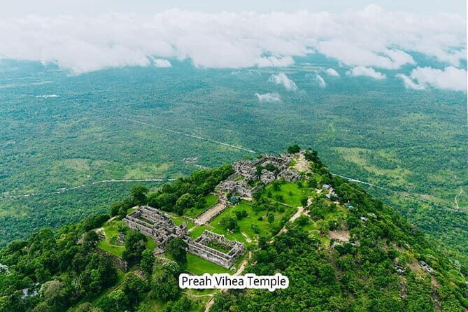 1 Day Beng Mealea ,Koh Ker Pyramid Temple and Peah Vihear Temple - Lunch in the real rhythm of the day