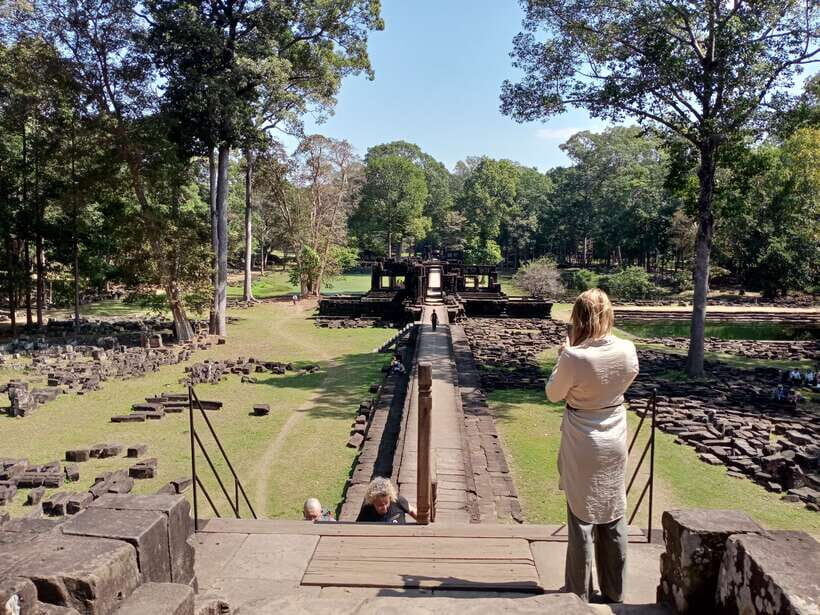 1-Day private Angkor Temple Tour from Siem Reap - Timing, walking, and heat: how to make a 7-hour route feel fair