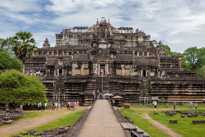 1-Day private Angkor Temple Tour with Sun Rise by Tuk Tuk from Siem Reap - Price and value: what you’re paying for (and what you still have to pay)