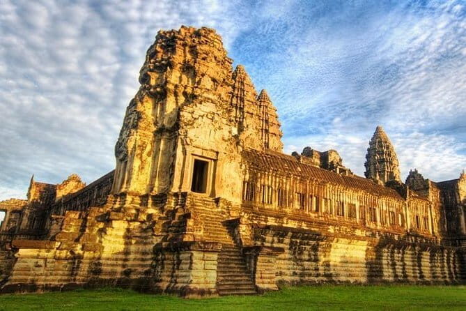 1 day special Tour: Angkor Wat,Bayon,Ta Prohm, Bantey srei and Beng Mealea - Ta Prohm: the jungle temple look and the Tomb Raider connection