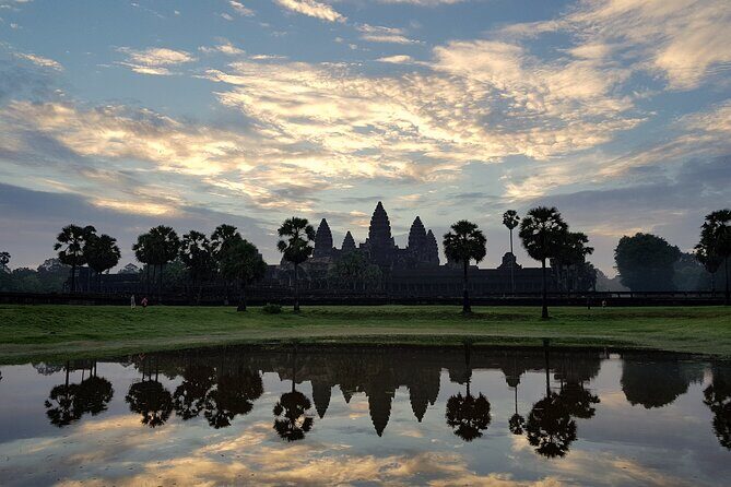 1day private tour to all majestic Temples in Angkor and Sunset - Ta Prohm’s Jungle Temple and the Signature Tree Roots