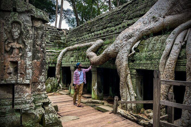 2 Day Angkor Wat Kulen Mountain Beng Mealea Floating Village Tour - 1000 Lingas in the riverbed: a sacred water stop with a strong visual