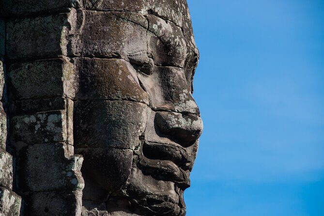 2-Day Unforgettable Experience of Angkor Wat - Siem Reap at night: Road 60m (Kyung Yu) street food and shopping