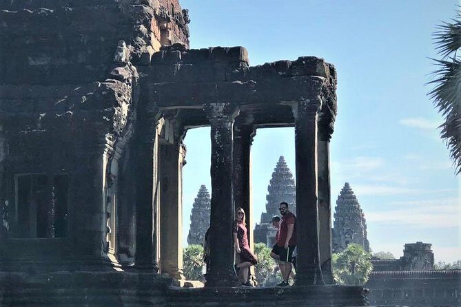 2 Days Exclusive Temple Highlights with Sunset and Sunrise Tour - Sunset choice: Bakheng Mountain or rice fields