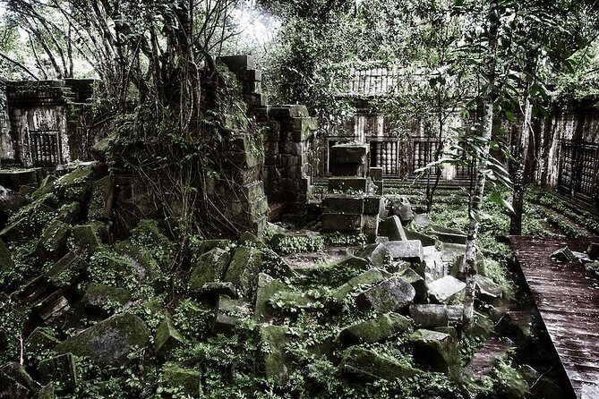 2-Days Private Tour Discovery Angkor Wat , Waterfall and Beng Mealea Temple - Phnom Kulen National Park: Waterfalls and the 1000 Linga Carvings