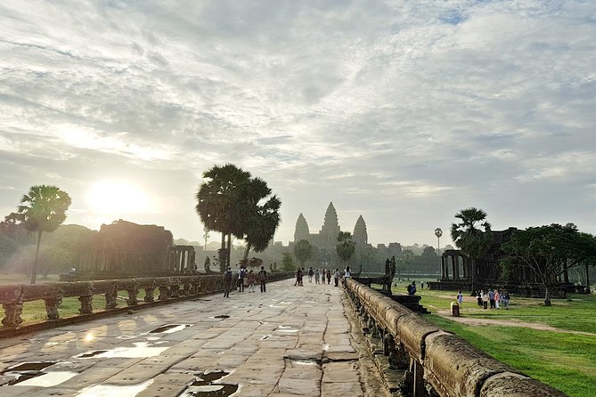 2-Days Private Tour in Angkor Sunrise, Banteay Srei and Beng Mealea Temple - Angkor Wat, Bayon, and Ta Prohm: the famous trio, but with guidance