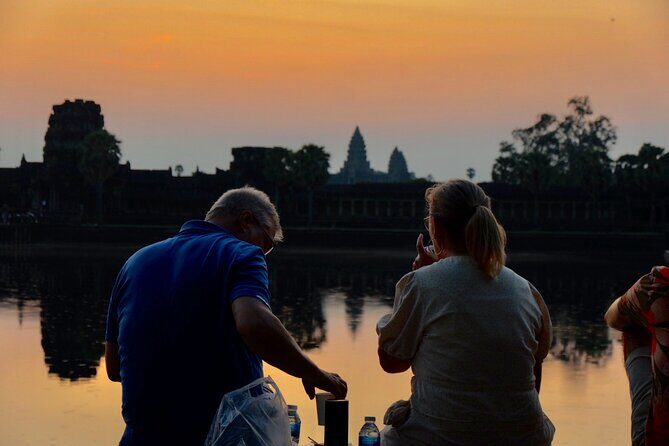 2 Days Tour in Siem Reap including Lunch, Dinner & Apsara Show - Apsara Show Dinner at Amazon Angkor Restaurant