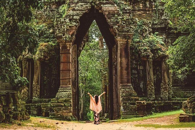 2-Days Tour (The Best Historical of Khmer Empire) - Day 2: Angkor Wat’s big scale, Ta Prohm’s jungle vibe, then Roluos and Hariharalaya
