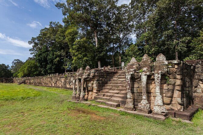 2days Explore Angkor wat Small Tour & Big Tour + Banteay Srei (Private tour) - The driver makes or breaks the day: comfort, waiting, and clear English