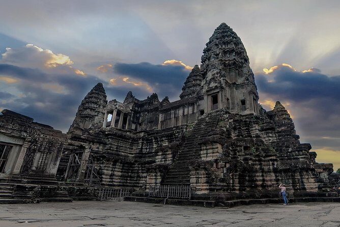3-Day Angkor Wat & All Interesting Major Temples & Kulen Mount Waterfall - Day 3: Sunrise at Angkor Wat, Preah Khan, and the Rolous Temples Loop