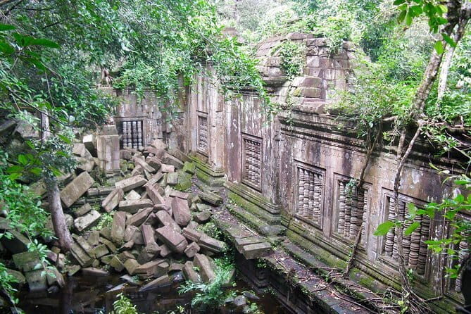 3 Day Angkor Wat Kulen Mountain Beng Mealea and Floating village - Day 3: quieter temples, palm sugar lessons, and Phnom Bakheng sunset