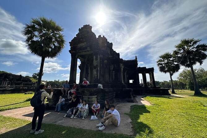 8-Hour Private Guided Tour in Siem Reap Cambodia - Stop 1: Angkor Wat and the Vishnu Temple Perspective