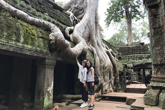 A Day Angkor Park Tours - Private English Speaking Tour Guide - Angkor Wat: the perfect first stop for orientation