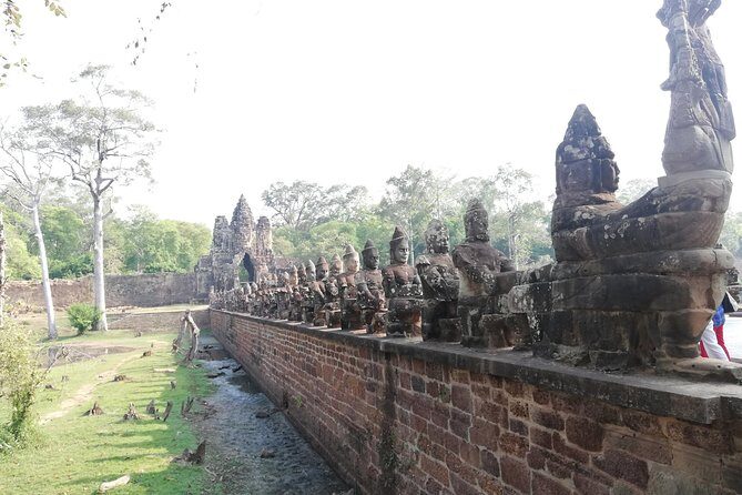 Afternoon Angkor Wat Private Tour with Sunset - Angkor Wat: how to see the outside, then the inside