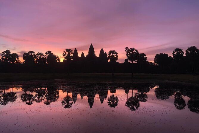 Angkor 2-Day Sunset & Sunrise Small-Group Tour - Day 1: Preah Khan roots, Neak Pean calm, Banteay Srei detail, Pre Rup views