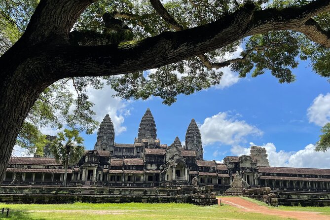 Angkor Cab: Siem Reap 3 day private tour: 'off the beaten track' - Day 1: Pink Banteay Srei, Samre, Kdei, and Srah Srang