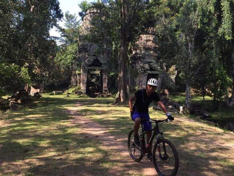 Angkor Cycling Tour - Jayatataka Baray Wildlife Stop: Birds, Butterflies, and Monkeys