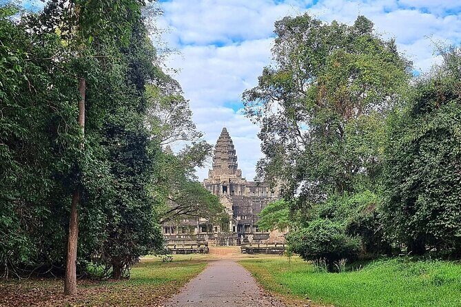 Angkor Explorer by Cambodiajeep - How the guide quality changes the whole day