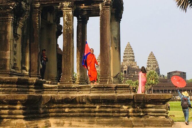 Angkor Full Day Tour All The Main Temples - Angkor Thom’s South Gate and Bayon: the faces and the causeway