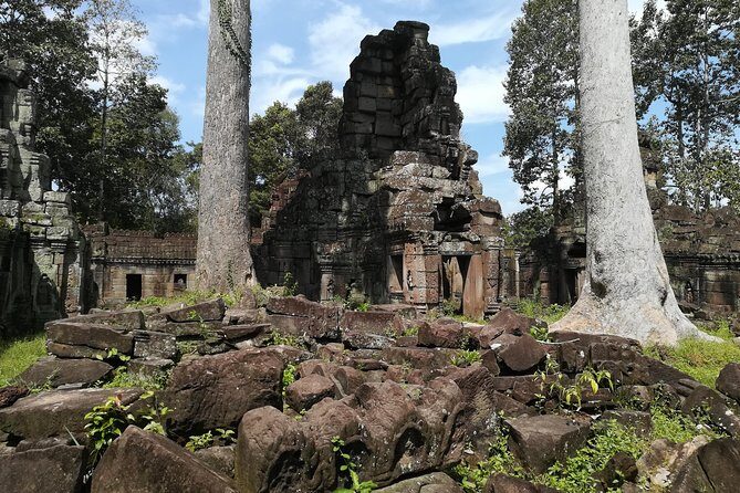 Angkor Grand Circuit Temples Tour - Neak Pean: a one-hour stop where your guide helps you slow down