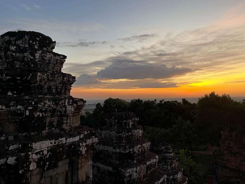 Angkor Highlights and Sunset Tour - Angkor Wat in the morning: the best temple “warm-up” 