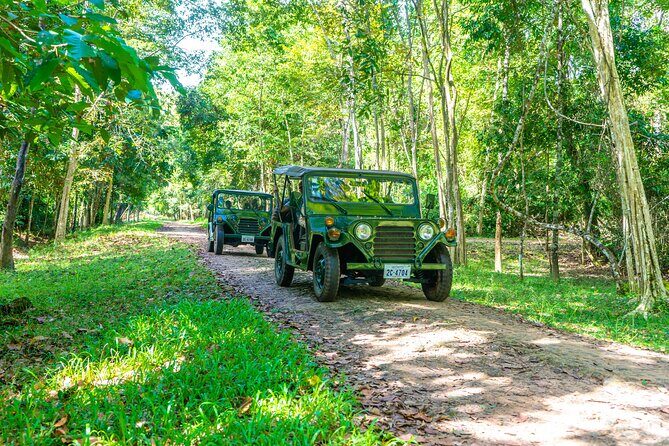 Angkor Jeep Tour Discovery - Inclusive Lunch - Riding a vintage jeep through jungle tracks (without it feeling chaotic)