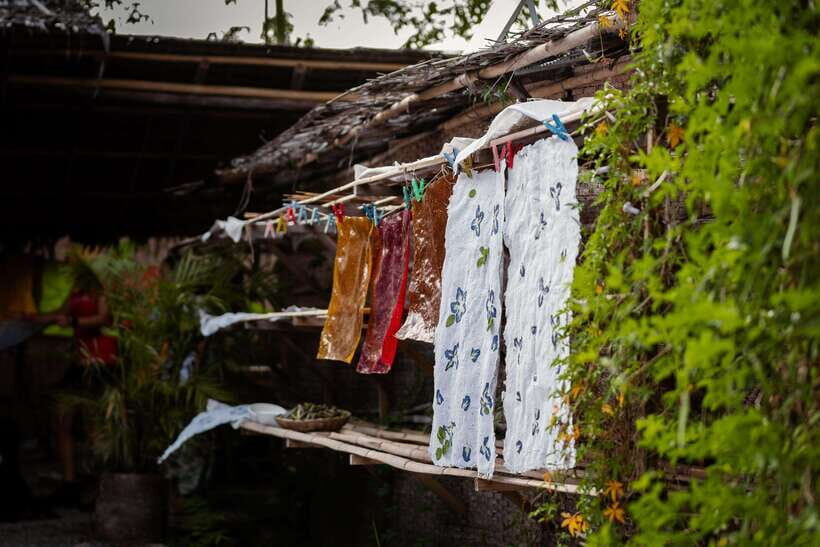 Angkor Silk Farm & Lotus Silk Farm: Siem Reap Discovery Tour - Wooden looms, silk strands, and what to look for during demos