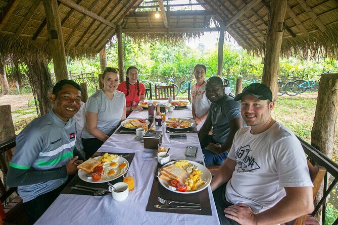 Angkor Sunrise Bike Tour / E-Bike or Tuk Tuk - Srah Srang and lunch by the ancient reservoir