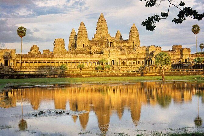 Angkor Thom Ta Prohm and Sunset in Angkor Wat Golden Hour Tour - Who should book this tour (and who might not love it)