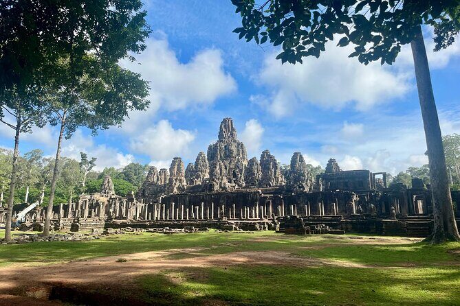 Angkor Wat 1-Day Tour by Private Car or Minivan - Inside the Angkor Wat complex: what to expect and where the magic comes from