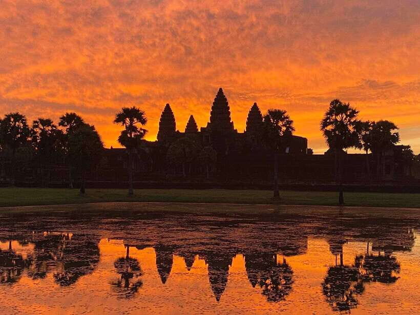Angkor Wat 2-Day complex Sun rise & Sun set with Guided Tour - Comfort, Heat, and Temple Etiquette You Should Plan For