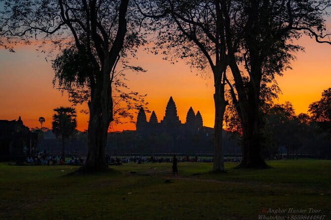 Angkor Wat 2 Days and a Half Temples & Tonle Sap-Small Group Tour - Sunrise at Angkor Wat: The Early Start You’ll Thank Yourself For