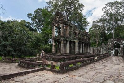 Angkor Wat 3-Day Temple Tours - Day 2: Kampong Phluk stilt houses and the Rolous Group