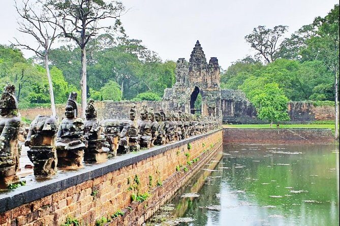 Angkor Wat and Small Circuit Temples by Private Transport - Getting the most from English support: driver now, guide by request