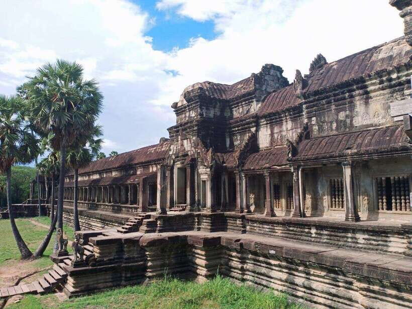 Angkor Wat, Angkor Thom, and Ta Prohm Day Trip with Sunset - Ta Prohm: when the jungle becomes part of the architecture