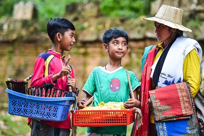 Angkor Wat, Angkor Thom & Elephant Terrace Half-Day Tours - Guides that keep you oriented (and often away from the worst crowds)