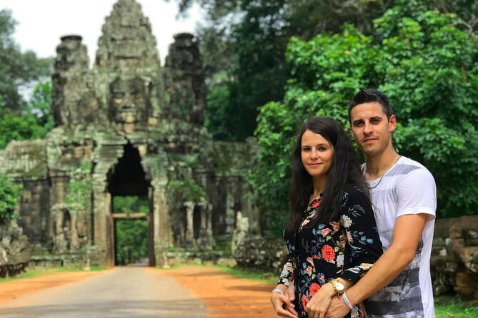 Angkor Wat & Banteay Srei 1-Day Tour - Lady Temple (Banteay Srei): Pink sandstone and a proper break