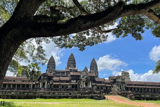 Angkor Wat & Banteay Srei 1-Day Tour - Price and value: What $130 covers (and what you’ll pay on top)