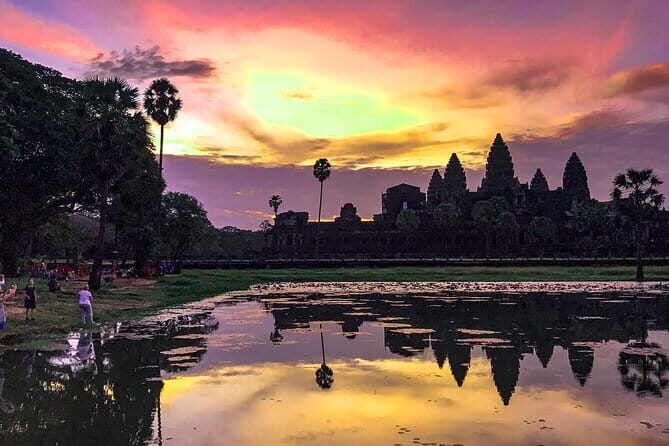 Angkor Wat & Banteay Srei 1-Day Tour - Angkor Wat first-light walk: More than just the big view