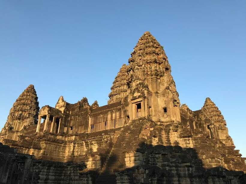 Angkor Wat by Vintage Jeep – Private Tour (Optional Sunrise) - Bayon Temple: why the “smiling faces” land better with context