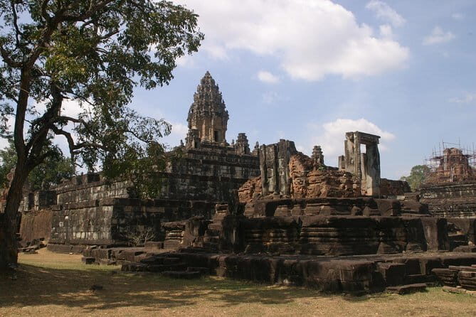Angkor Wat Cycling Tour - Chau Say Tevoda: a quick stop that changes the mood