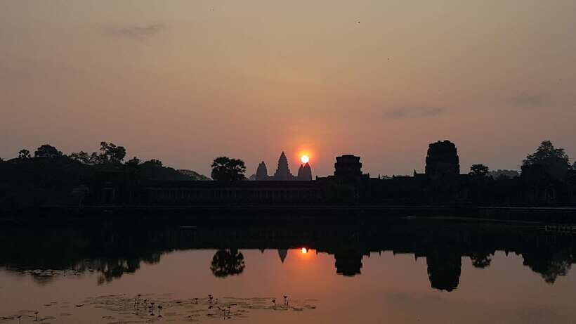 Angkor Wat Full-Day Private Tour with Sunset - A 9-hour Angkor day that starts at 8:30