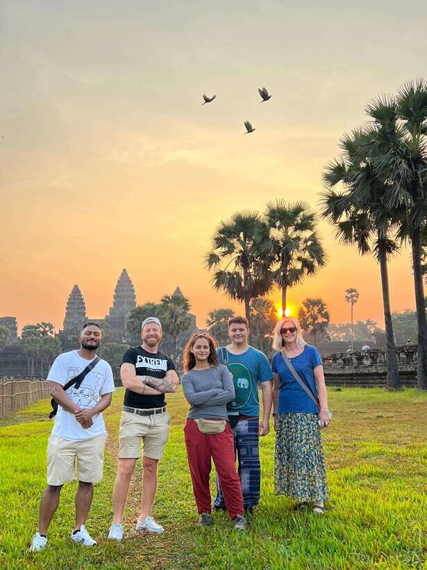 Angkor Wat: Highlights and Sunrise with Spanish Guide - Ta Prohm: the temple that looks like it grew in the jungle