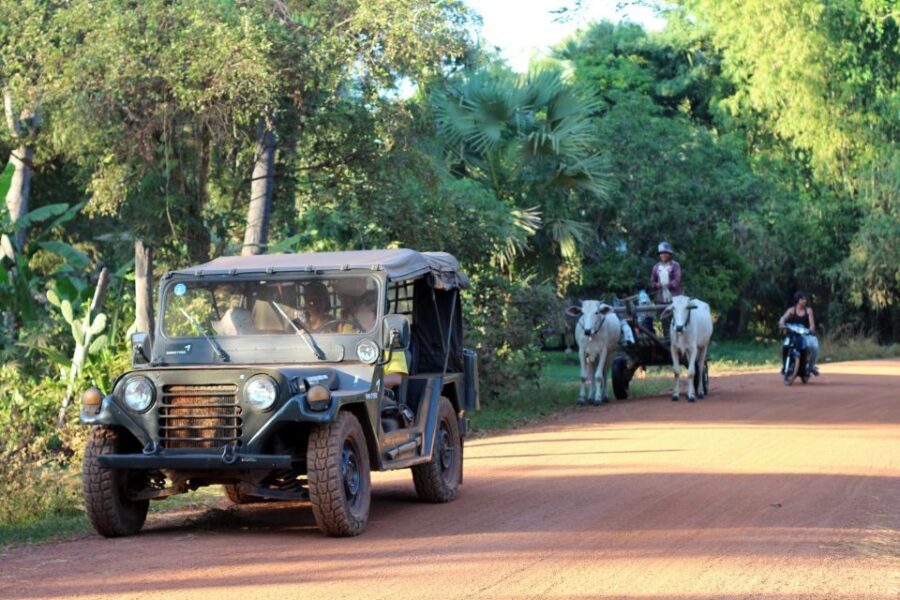 Angkor Wat in a vintage Jeep with driver - jeep rental - Open-Air Comfort: Dust, Mud, Clothing Rules, and Quick Practical Fixes