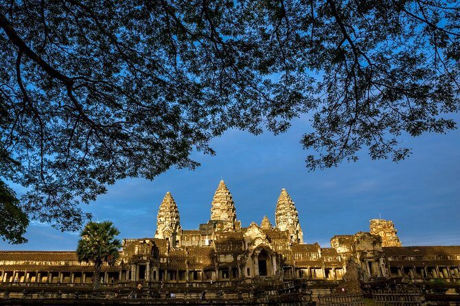 Angkor Wat Private Day Tour from Siem Reap - Stop 4: Bayon Temple and the 200 smiling faces