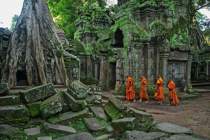 Angkor Wat Private Tour with English Speaking Driver, NO guide - Stop 3: Bayon Temple—Face Towers and Close-Up Detail (About 1 Hour)