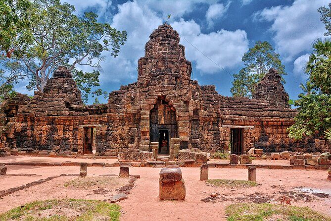 Angkor Wat Private Tuk-Tuk Tour (sunrise Option) & more - Ta Keo: sandstone geometry for people who like structure