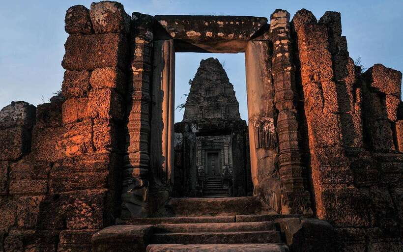 Angkor Wat Small Circle Private Car Tour in Siem Reap - Angkor Thom in 30 minutes: faces, gates, and what you can realistically cover